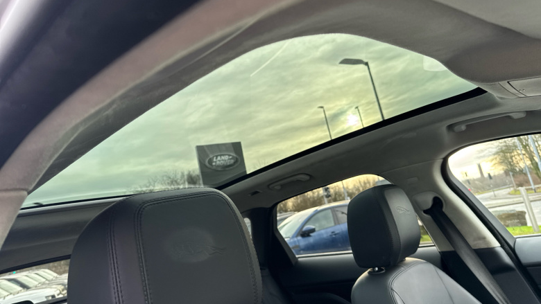 Jaguar F-Pace 2.0d Portfolio 5dr Auto AWD Diesel Estate